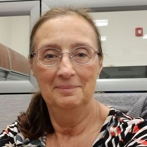 Meet your Posher, Debbie